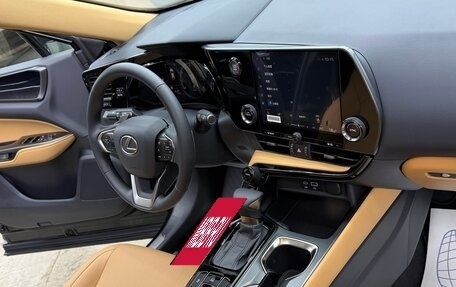 Lexus NX, 2025 год, 6 200 000 рублей, 30 фотография