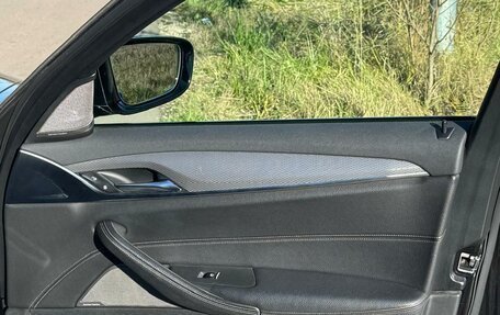 BMW 5 серия, 2019 год, 3 050 000 рублей, 12 фотография