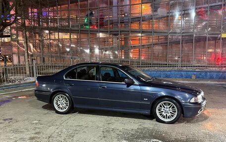 BMW 5 серия, 2003 год, 830 000 рублей, 3 фотография