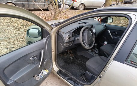 Renault Logan II, 2015 год, 700 000 рублей, 4 фотография