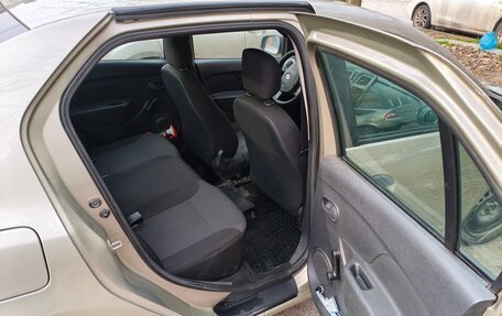 Renault Logan II, 2015 год, 700 000 рублей, 6 фотография