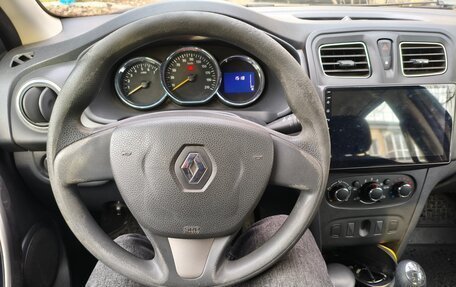 Renault Logan II, 2015 год, 700 000 рублей, 2 фотография