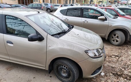 Renault Logan II, 2015 год, 700 000 рублей, 8 фотография
