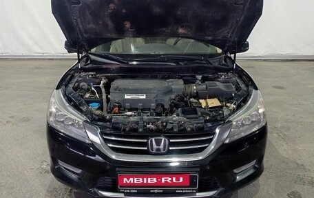 Honda Accord IX рестайлинг, 2013 год, 1 565 000 рублей, 20 фотография