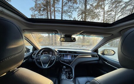 Toyota Camry, 2017 год, 2 470 000 рублей, 3 фотография