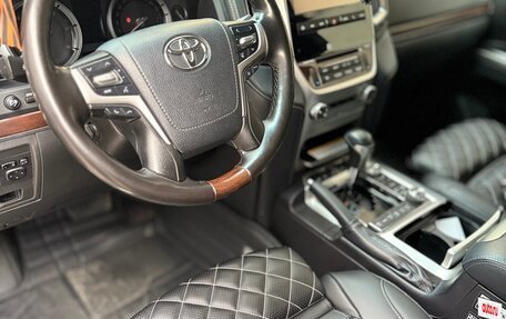 Toyota Land Cruiser 200, 2016 год, 6 200 000 рублей, 13 фотография