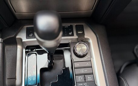 Toyota Land Cruiser 200, 2016 год, 6 200 000 рублей, 18 фотография