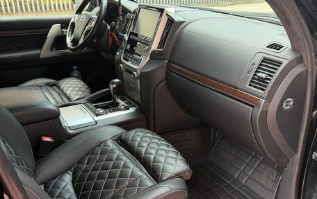 Toyota Land Cruiser 200, 2016 год, 6 200 000 рублей, 24 фотография