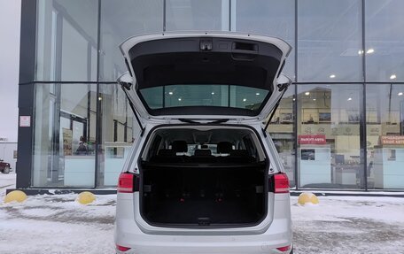 Volkswagen Touran III, 2017 год, 1 498 900 рублей, 12 фотография