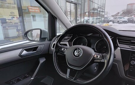 Volkswagen Touran III, 2017 год, 1 498 900 рублей, 23 фотография