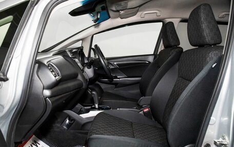 Honda Fit III, 2017 год, 1 050 000 рублей, 6 фотография