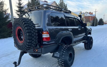 Toyota Land Cruiser 100 рестайлинг 2, 2004 год, 6 000 000 рублей, 4 фотография