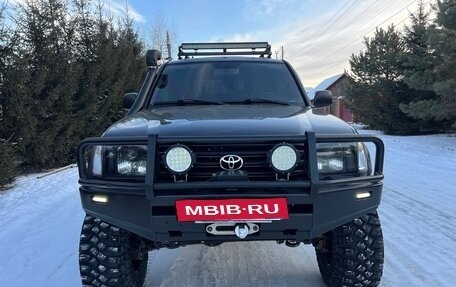 Toyota Land Cruiser 100 рестайлинг 2, 2004 год, 6 000 000 рублей, 2 фотография