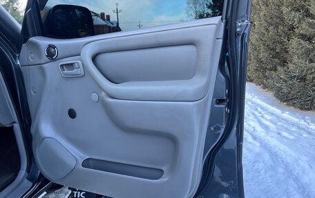 Toyota Land Cruiser 100 рестайлинг 2, 2004 год, 6 000 000 рублей, 15 фотография