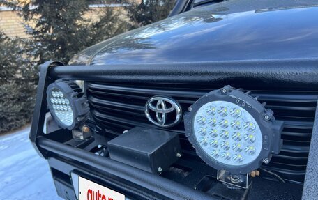 Toyota Land Cruiser 100 рестайлинг 2, 2004 год, 6 000 000 рублей, 13 фотография