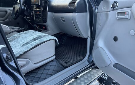 Toyota Land Cruiser 100 рестайлинг 2, 2004 год, 6 000 000 рублей, 14 фотография