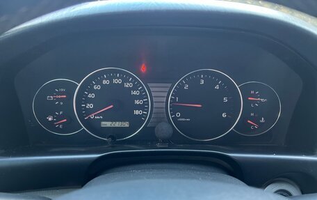 Toyota Land Cruiser 100 рестайлинг 2, 2004 год, 6 000 000 рублей, 26 фотография