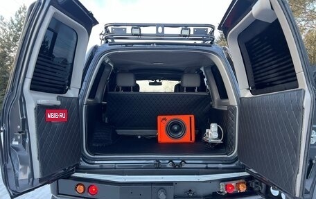 Toyota Land Cruiser 100 рестайлинг 2, 2004 год, 6 000 000 рублей, 32 фотография