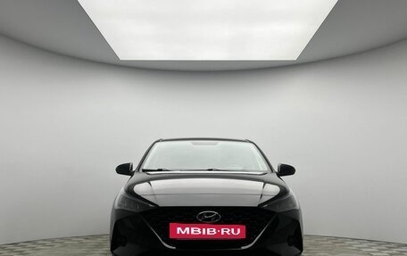 Hyundai Solaris II рестайлинг, 2021 год, 1 690 000 рублей, 2 фотография