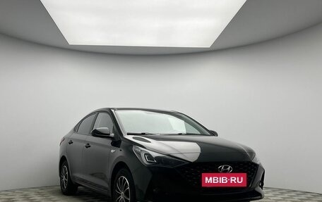 Hyundai Solaris II рестайлинг, 2021 год, 1 690 000 рублей, 3 фотография