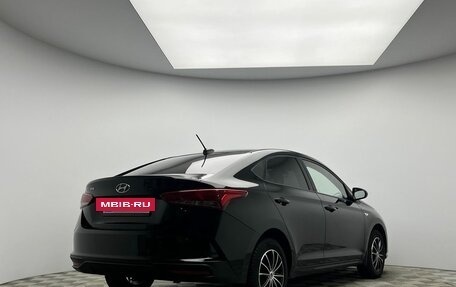 Hyundai Solaris II рестайлинг, 2021 год, 1 690 000 рублей, 5 фотография