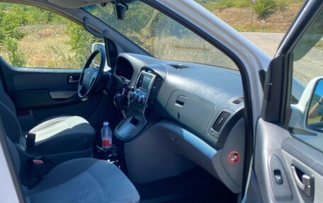 Hyundai H-1 II рестайлинг, 2011 год, 1 700 000 рублей, 4 фотография