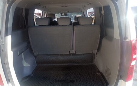 Hyundai H-1 II рестайлинг, 2011 год, 1 700 000 рублей, 7 фотография