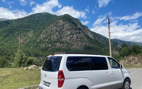 Hyundai H-1 II рестайлинг, 2011 год, 1 700 000 рублей, 3 фотография