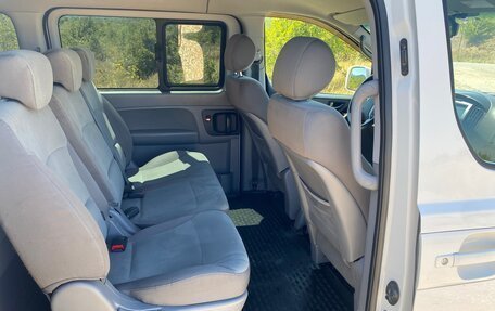 Hyundai H-1 II рестайлинг, 2011 год, 1 700 000 рублей, 5 фотография