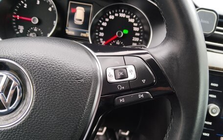 Volkswagen Passat B8 рестайлинг, 2018 год, 1 980 000 рублей, 10 фотография