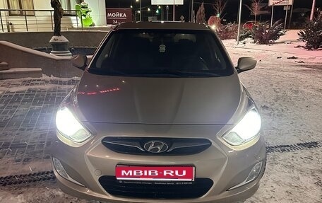 Hyundai Solaris II рестайлинг, 2011 год, 725 000 рублей, 1 фотография