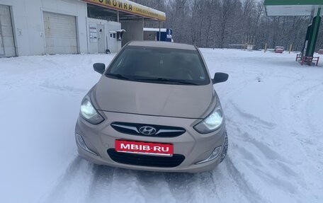 Hyundai Solaris II рестайлинг, 2012 год, 570 000 рублей, 1 фотография