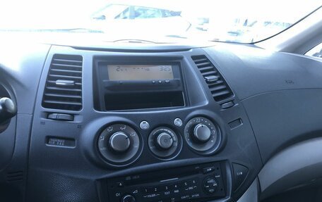 Mitsubishi Grandis, 2006 год, 620 000 рублей, 14 фотография