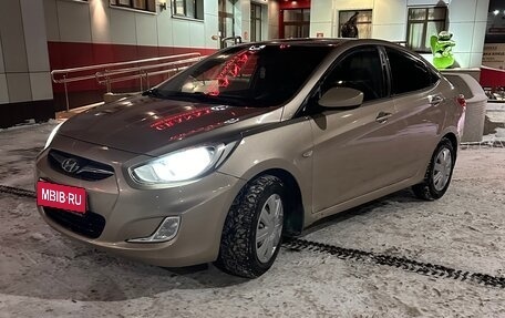 Hyundai Solaris II рестайлинг, 2011 год, 725 000 рублей, 2 фотография