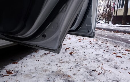 Toyota Avensis III рестайлинг, 2004 год, 600 000 рублей, 9 фотография