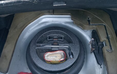 Toyota Avensis III рестайлинг, 2004 год, 600 000 рублей, 7 фотография