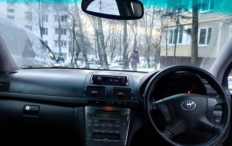 Toyota Avensis III рестайлинг, 2004 год, 600 000 рублей, 6 фотография