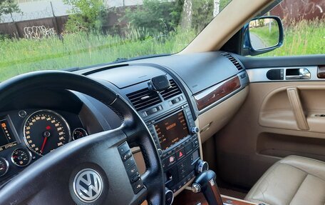 Volkswagen Touareg III, 2005 год, 850 000 рублей, 4 фотография