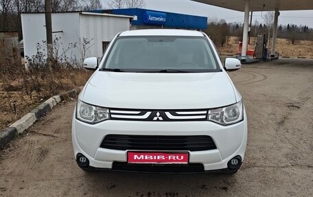 Mitsubishi Outlander III рестайлинг 3, 2012 год, 1 100 000 рублей, 1 фотография