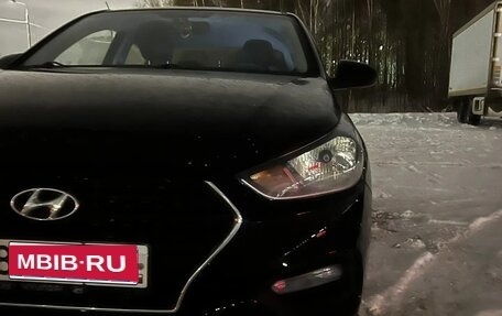 Hyundai Solaris II рестайлинг, 2017 год, 1 400 000 рублей, 1 фотография