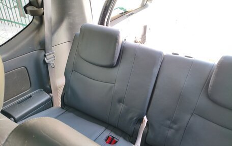 Toyota Land Cruiser Prado 120 рестайлинг, 2005 год, 1 849 000 рублей, 8 фотография