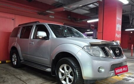 Nissan Pathfinder, 2011 год, 1 650 000 рублей, 2 фотография