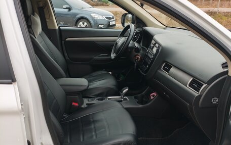 Mitsubishi Outlander III рестайлинг 3, 2012 год, 1 100 000 рублей, 7 фотография