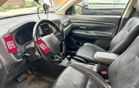 Mitsubishi Outlander III рестайлинг 3, 2015 год, 1 450 000 рублей, 5 фотография