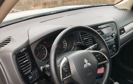 Mitsubishi Outlander III рестайлинг 3, 2012 год, 1 100 000 рублей, 12 фотография