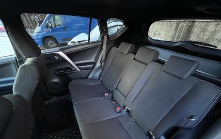 Toyota RAV4, 2019 год, 3 100 000 рублей, 12 фотография