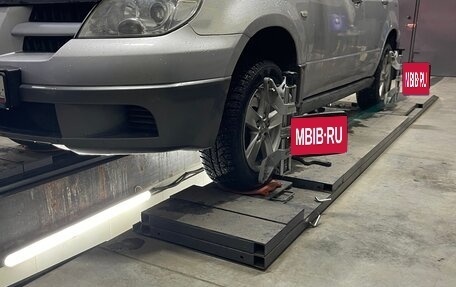 Mitsubishi Outlander III рестайлинг 3, 2007 год, 700 000 рублей, 1 фотография