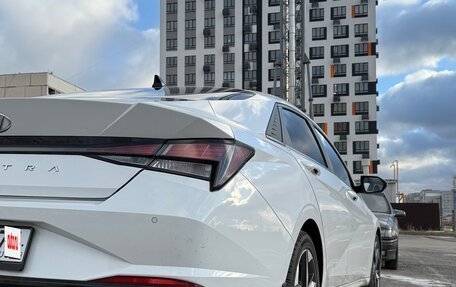 Hyundai Elantra, 2022 год, 2 000 000 рублей, 3 фотография