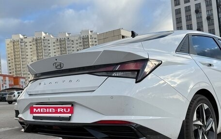 Hyundai Elantra, 2022 год, 2 000 000 рублей, 4 фотография