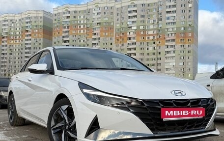 Hyundai Elantra, 2022 год, 2 000 000 рублей, 21 фотография